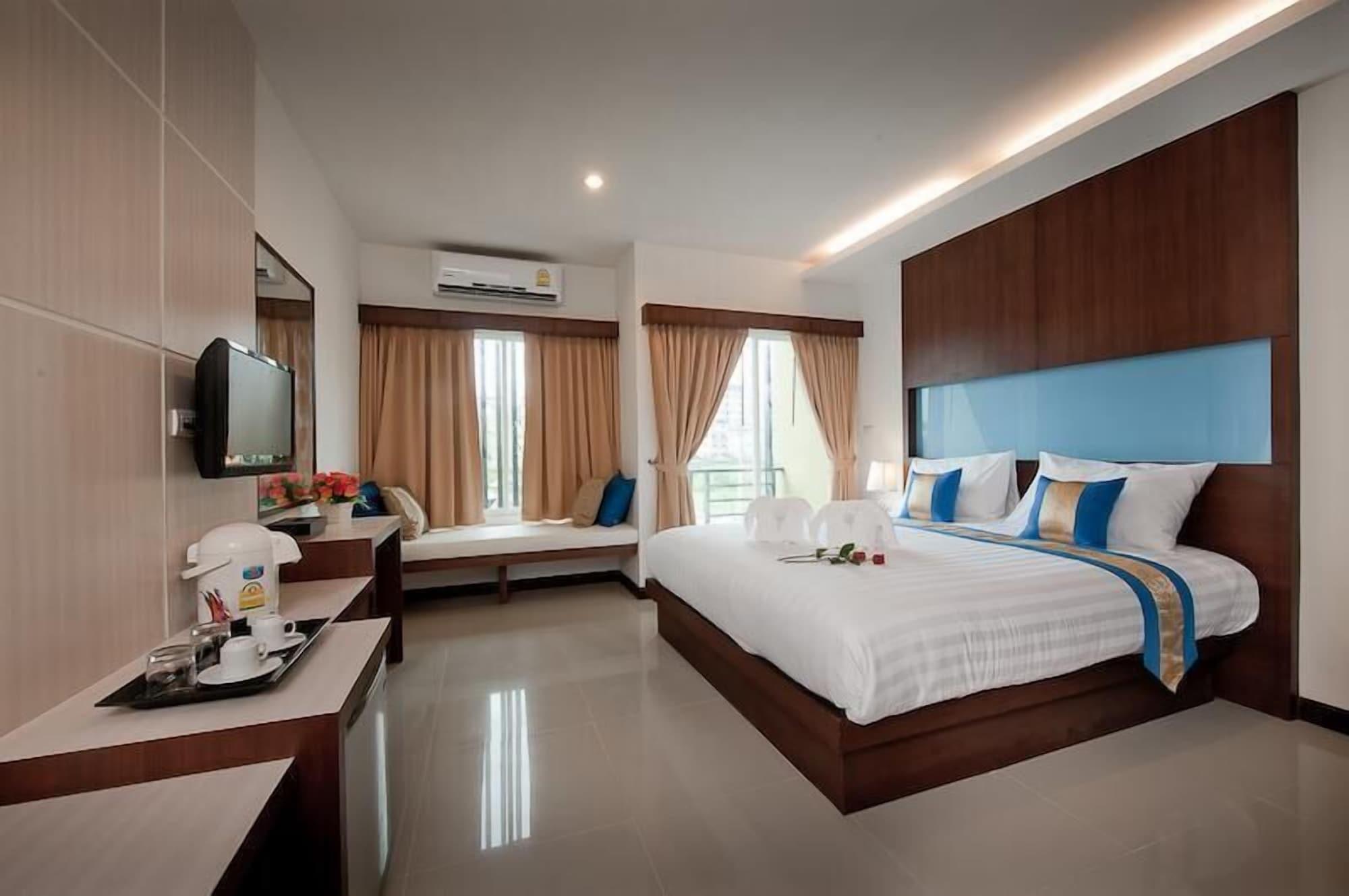 Hotel Tuana Blue Sky Patong Exterior foto