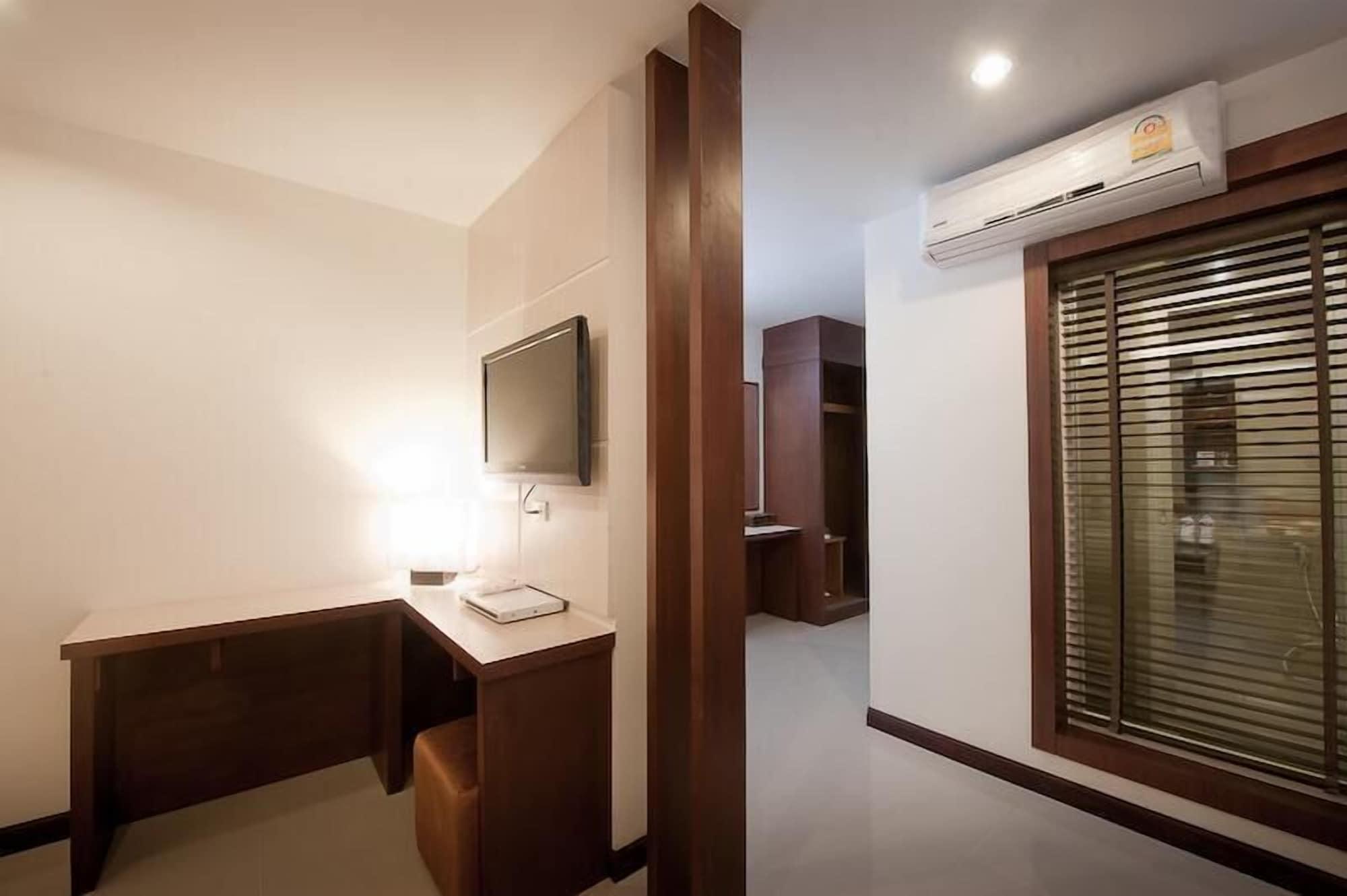 Hotel Tuana Blue Sky Patong Exterior foto