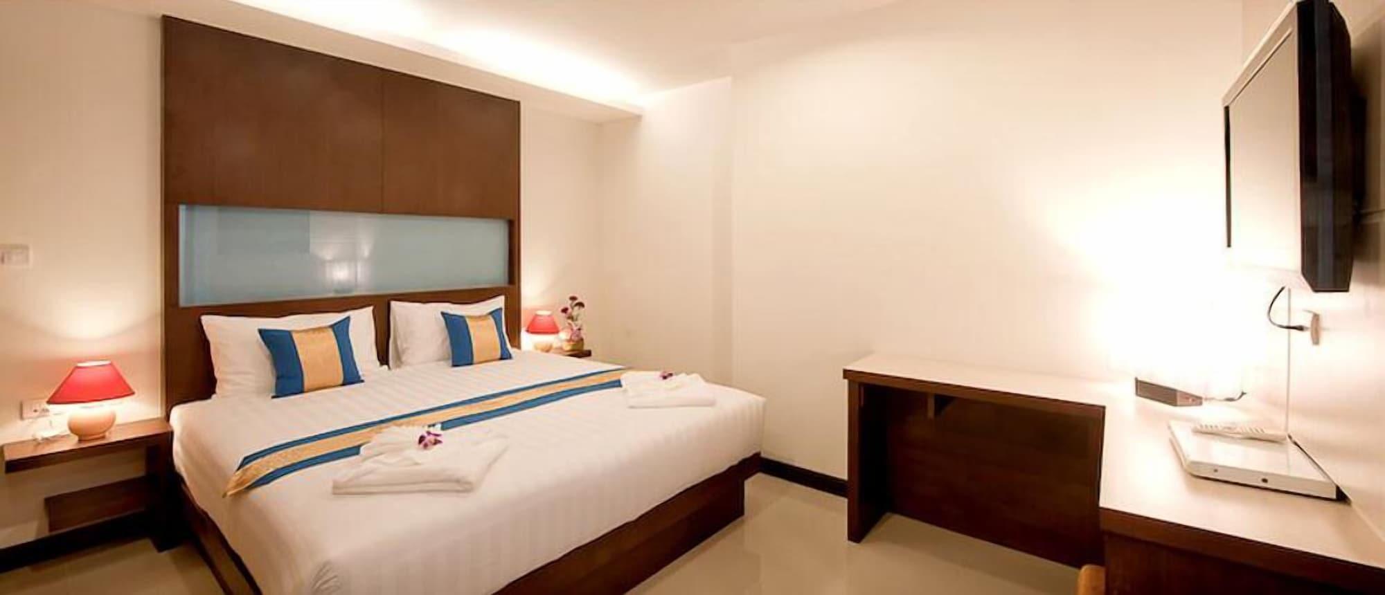 Hotel Tuana Blue Sky Patong Exterior foto