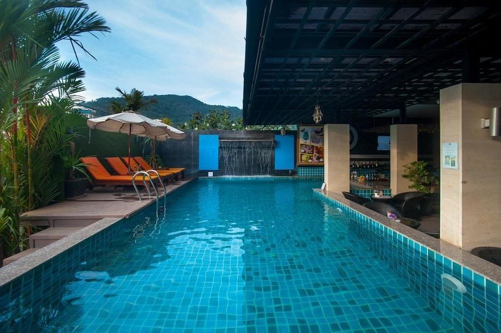 Hotel Tuana Blue Sky Patong Exterior foto