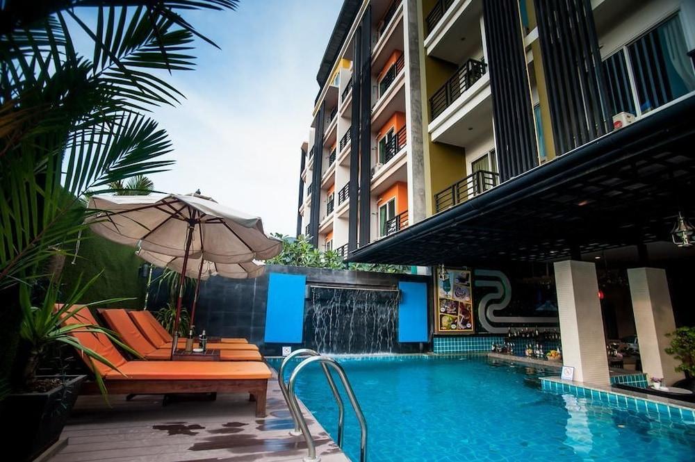 Hotel Tuana Blue Sky Patong Exterior foto