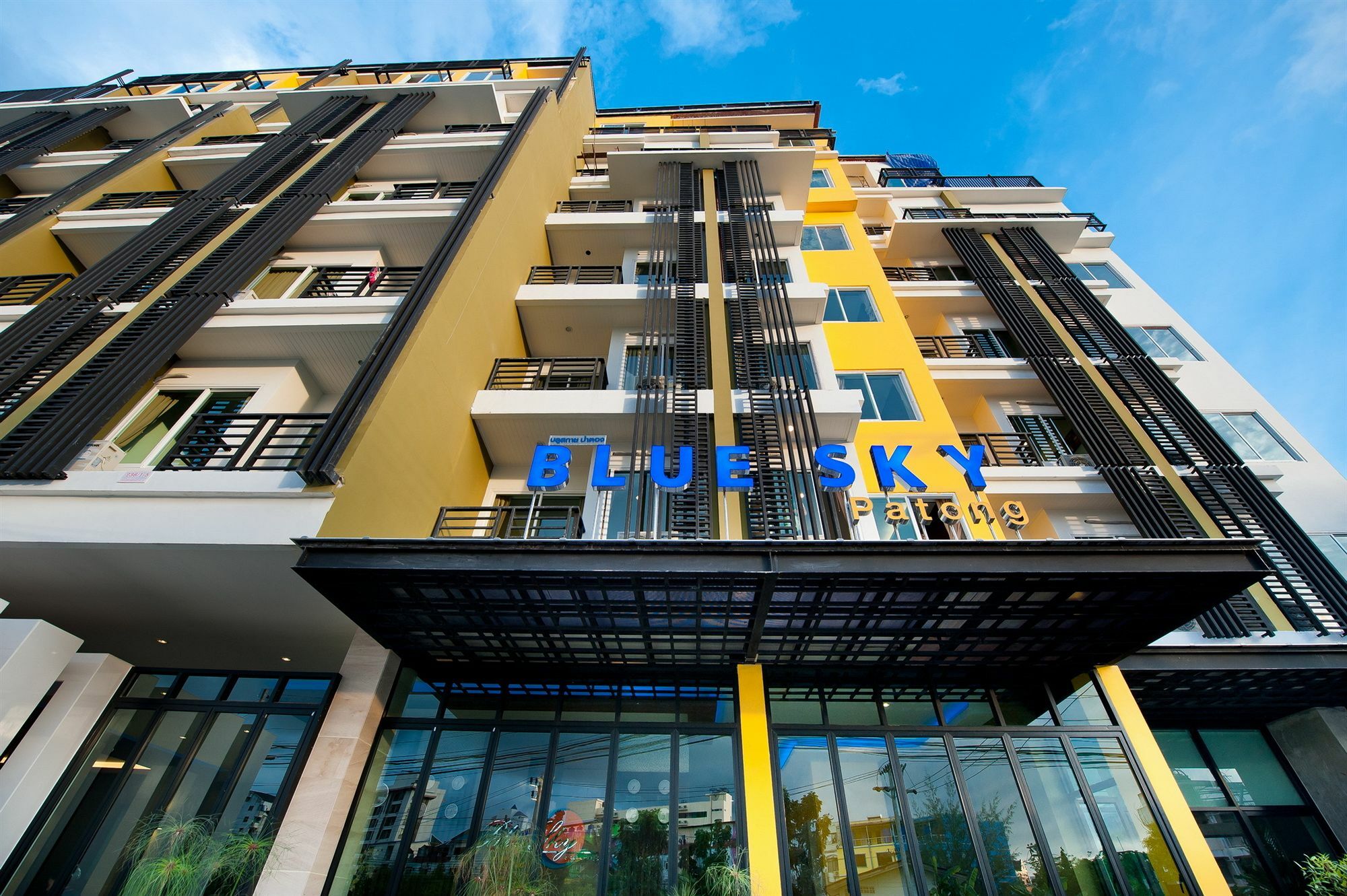 Hotel Tuana Blue Sky Patong Exterior foto